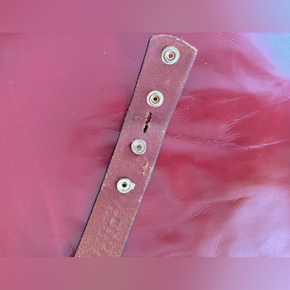 Tooled leather belt. Snaps  for buckle size 36 - Picture 2 of 2